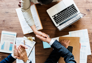 The Many Benefits of Reading Books on a Daily Basis